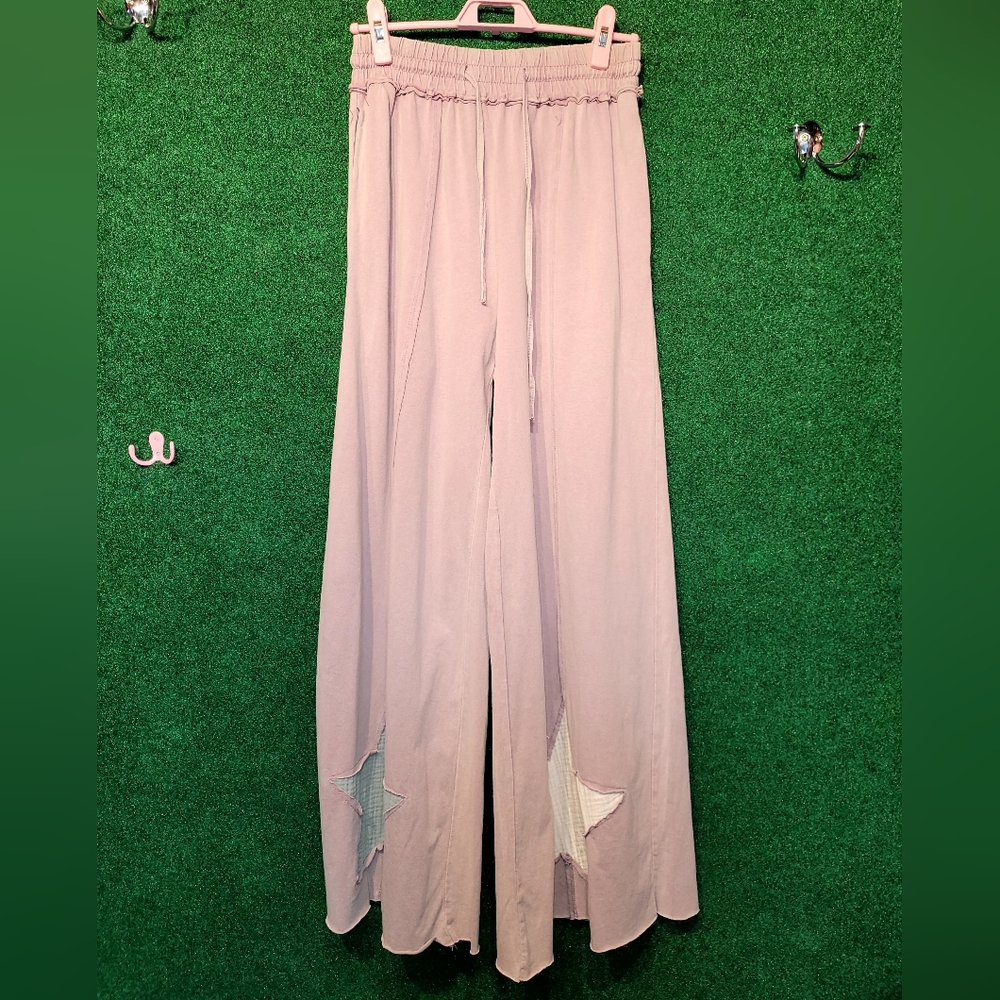 836 NWOT Star Patch Wide-Leg Pants